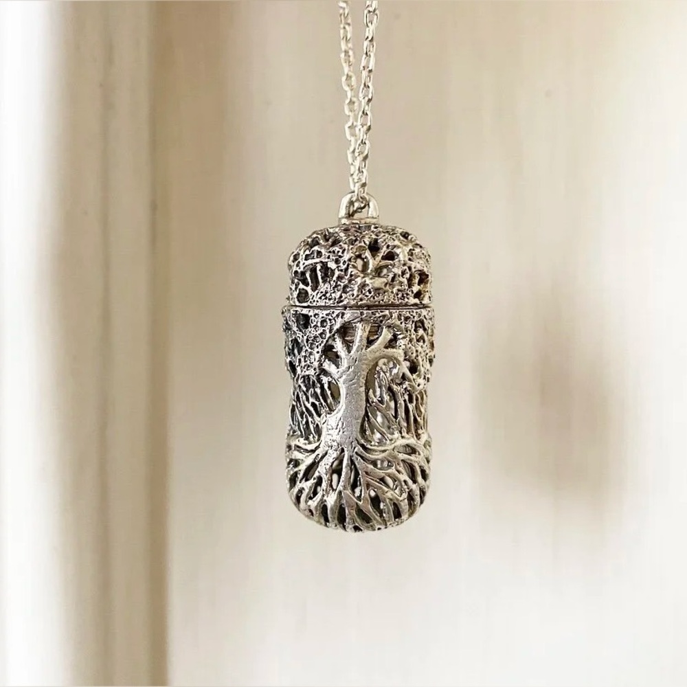 Sterling Silver Tree of Life pendant necklace